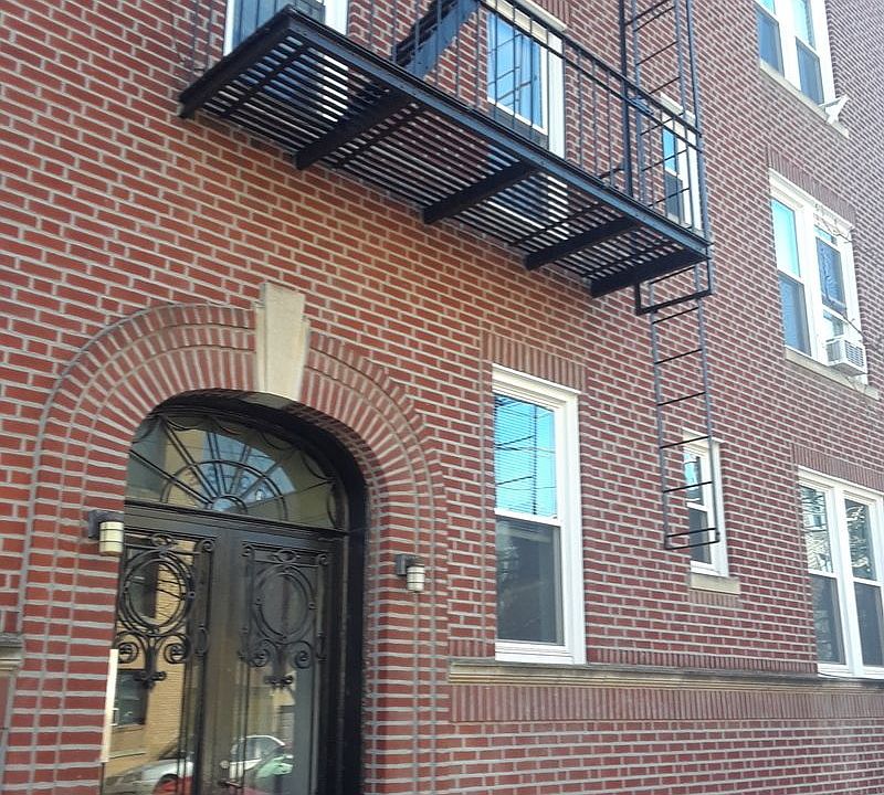 1st image of 2805 37th St APT 1B