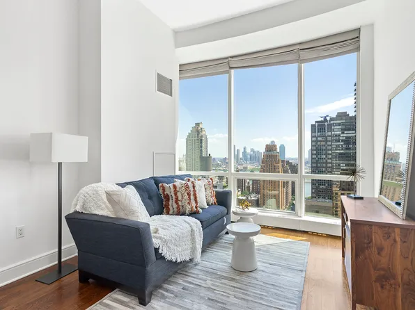 250 East 49th Street image 1 of 8