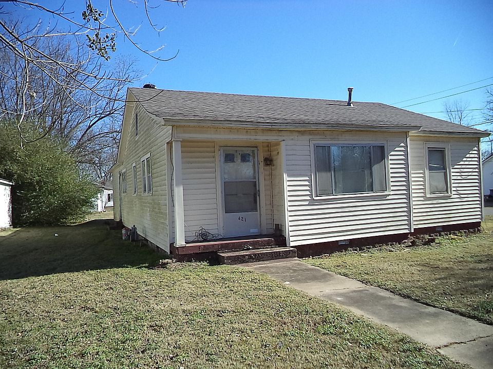 1st image of 421 S 2nd St