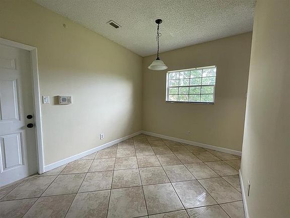 3rd image of 820 Cypress Park Way APT B