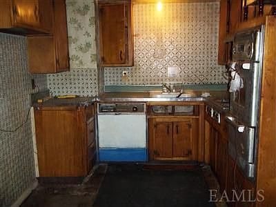 4th image of 1013 Adee Ave