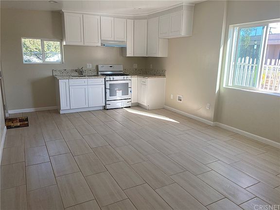4th image of 827 N Maclay Ave