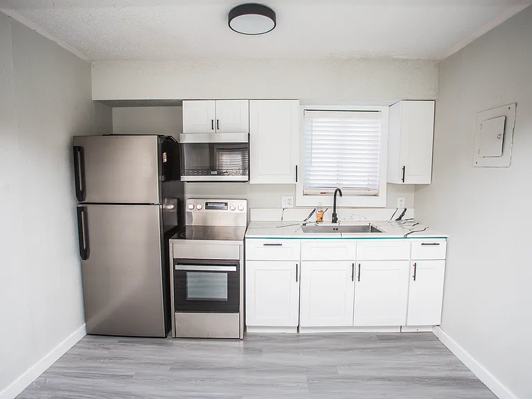 One bedroom kitchen