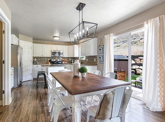 5th image of 10356 N Avondale Dr