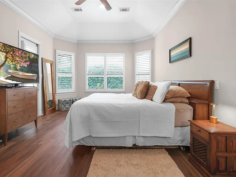 1826 Jade Hollow Ln — Photo 10