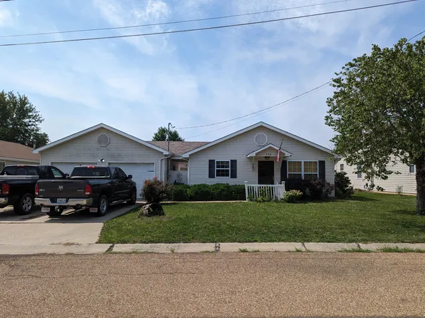 598 Shamrock St, Marshall, MO 65340