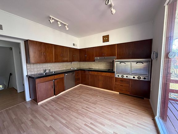 5th image of 203 E Maitland Ln