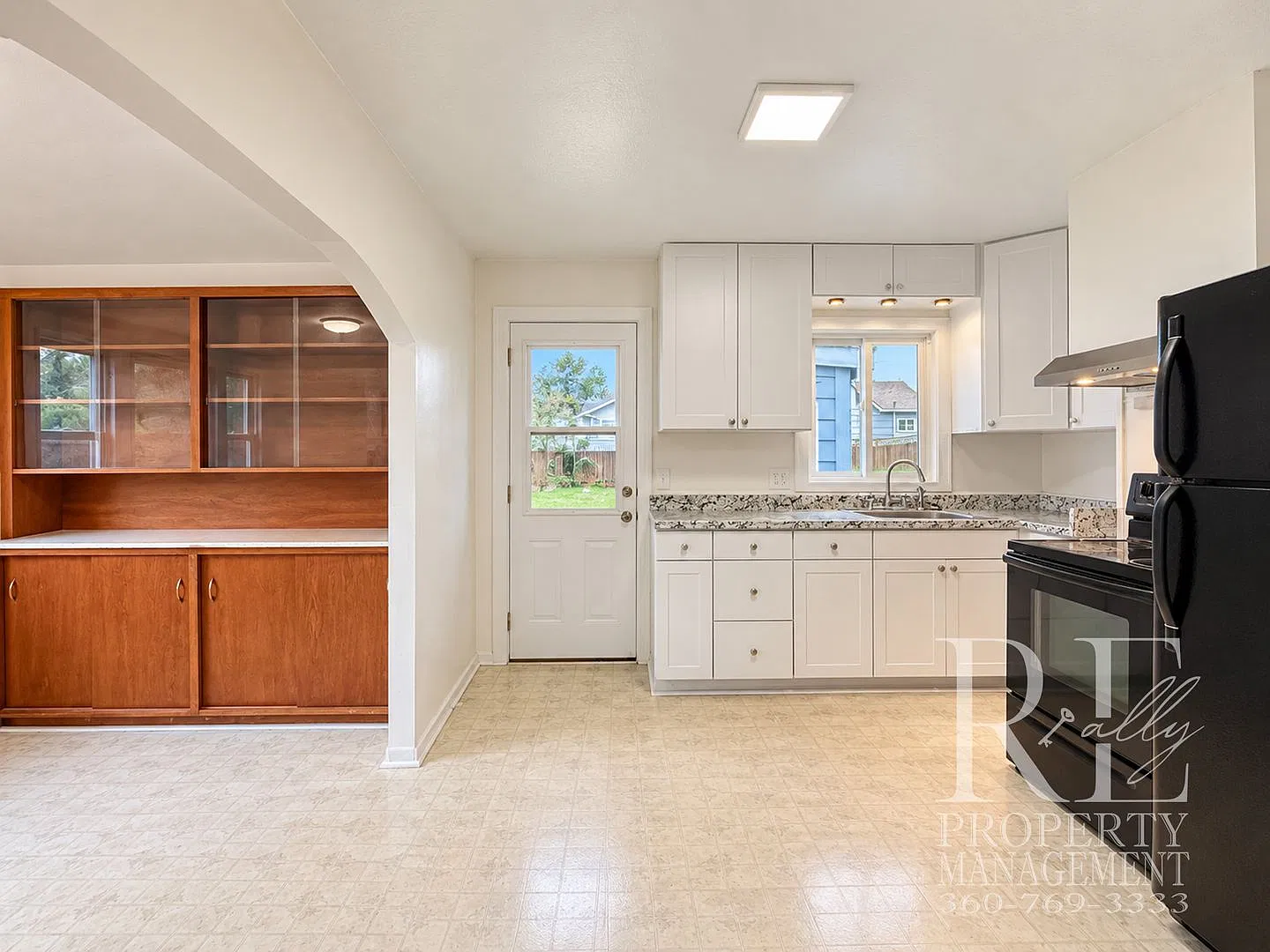 Vintage Charm, Modern Comfort & a Hot Tub Backyard Retreat — Photo 4