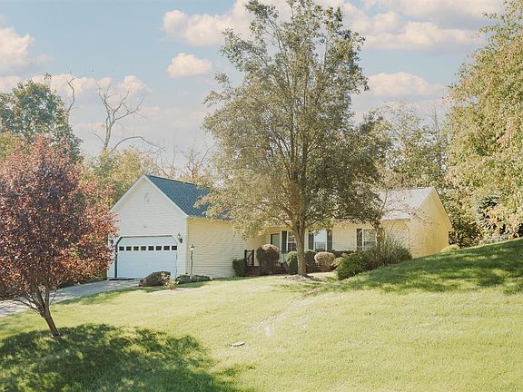2nd image of 557 Cresthaven Dr