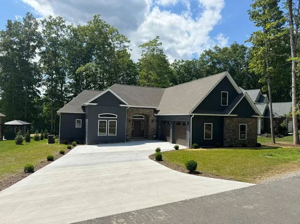 519 Edward Dr, Daniels, WV 25832