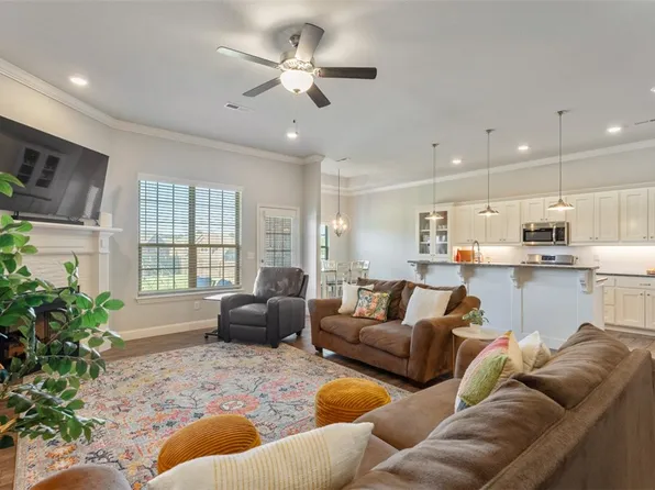 1604 Shook Dr, Cave Springs, AR 72718