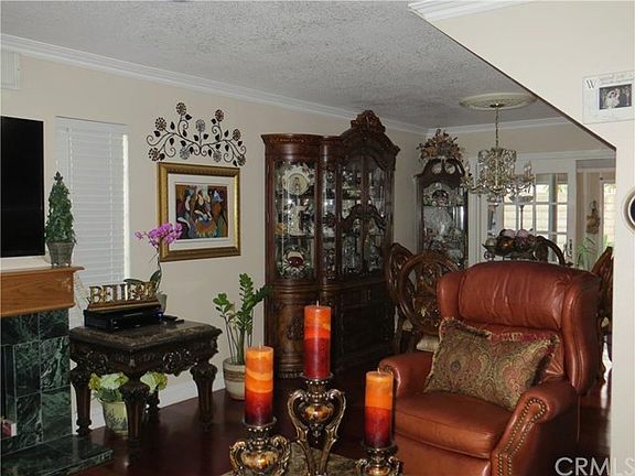 living room to dinning room