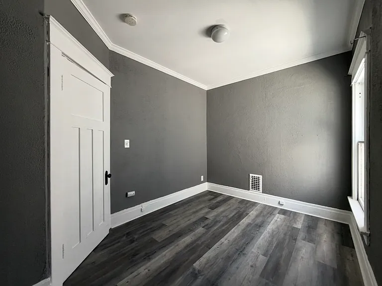 1042 Elmwood Ave #4 — Photo 6