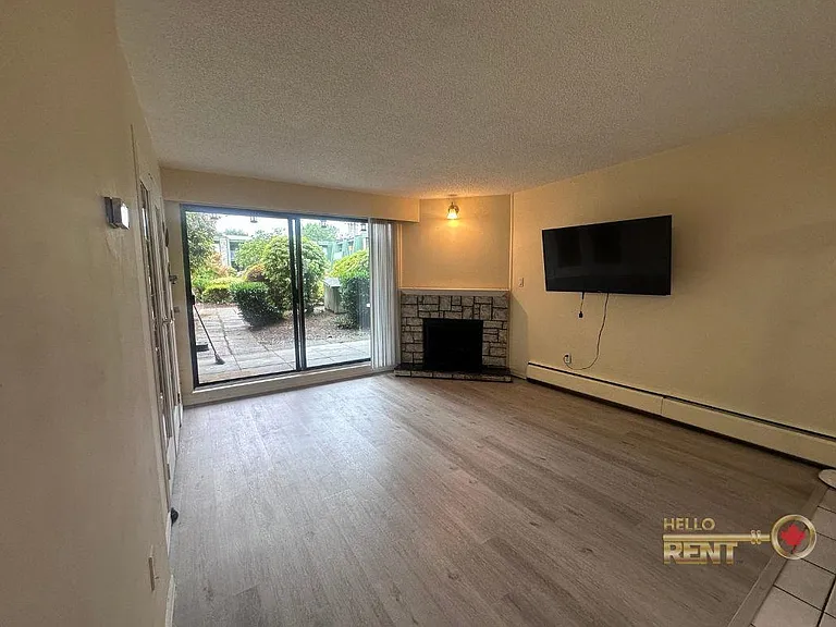 3901 Carrigan Ct #109 — Photo 2