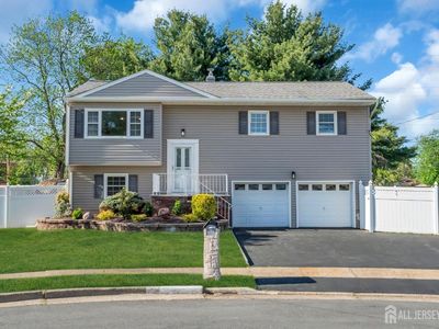 18 Velikan Pl, Edison, NJ, 08817