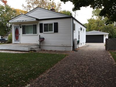 4631 Syracuse St, Dearborn Heights, MI, 48125