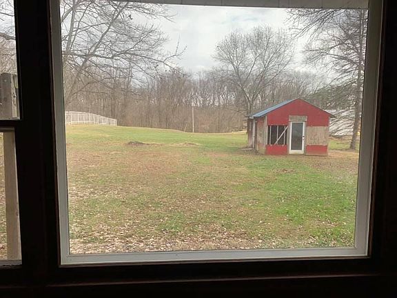 5th image of 134 Daisy Ave
