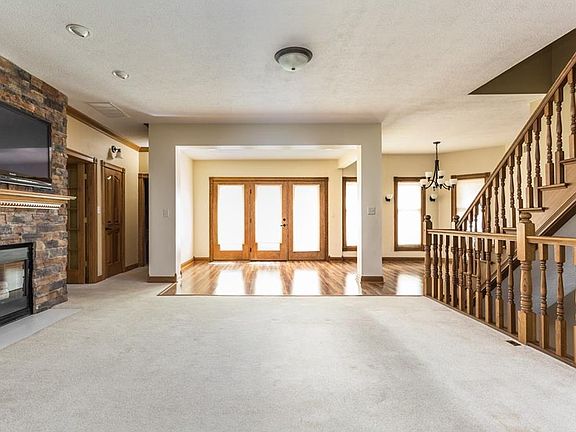 5th image of 11 Carnaby Dr