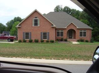 2075 Pebble Brook Dr, Ashland City, TN 37015