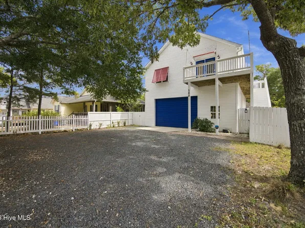 162 NE 5th Street, Oak Island, NC 28465