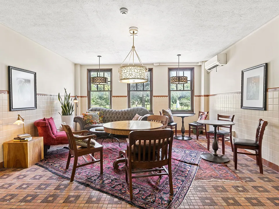 Central State Mansion