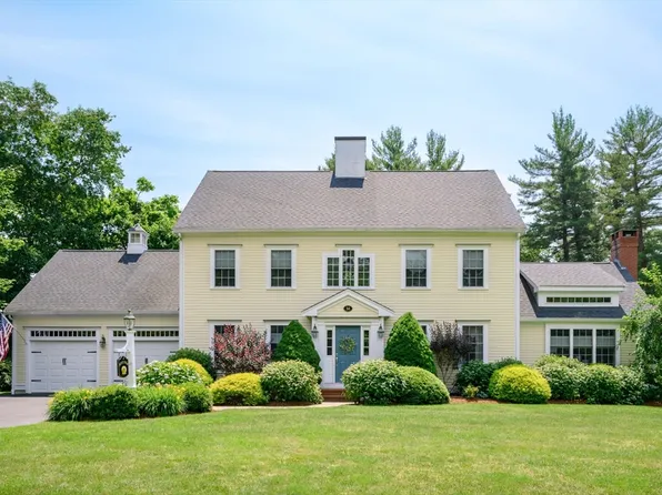 14 Riverpoint Dr, Pembroke, MA 02359