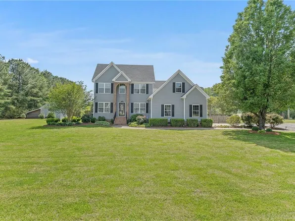 103 Country Meadows Dr, South Mills, NC 27976