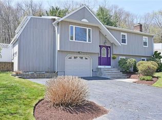 12 Redbud Ter, Cranston, RI 02921