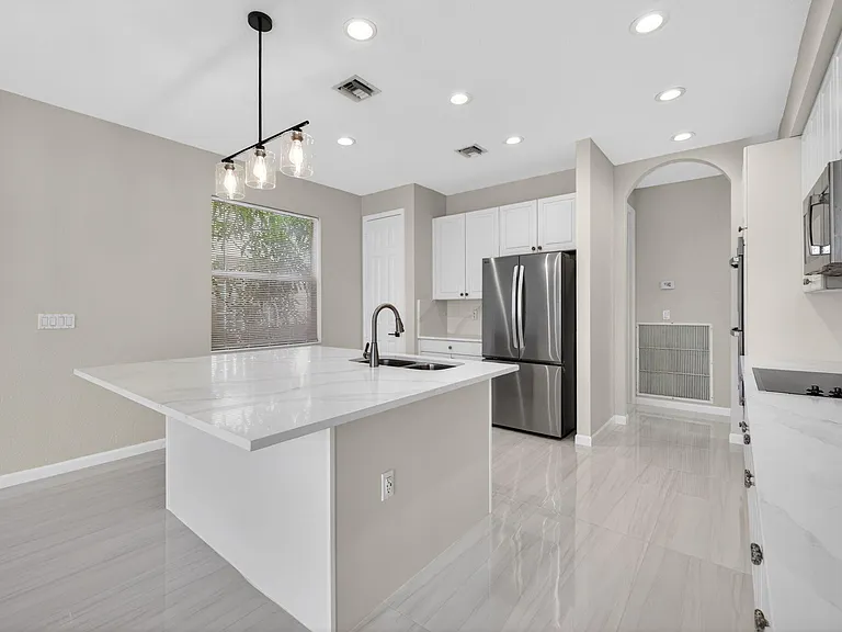2237 SW Newport Isles Blvd — Photo 17