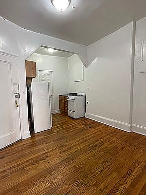 3rd image of 408 W 56th St #4C