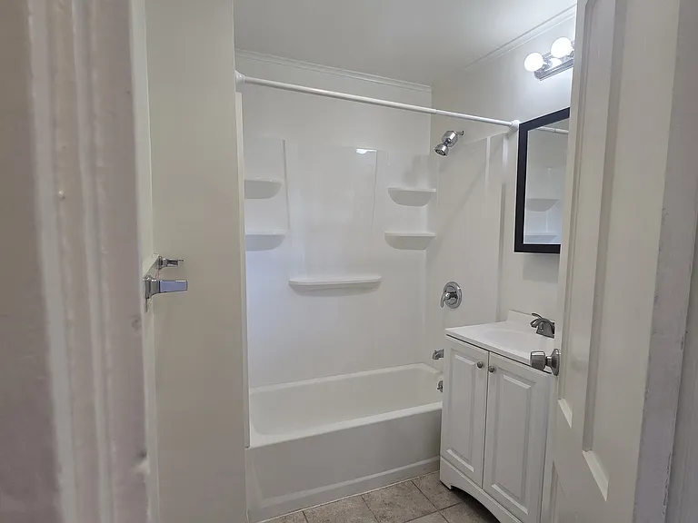 714 Washington St #A — Photo 2