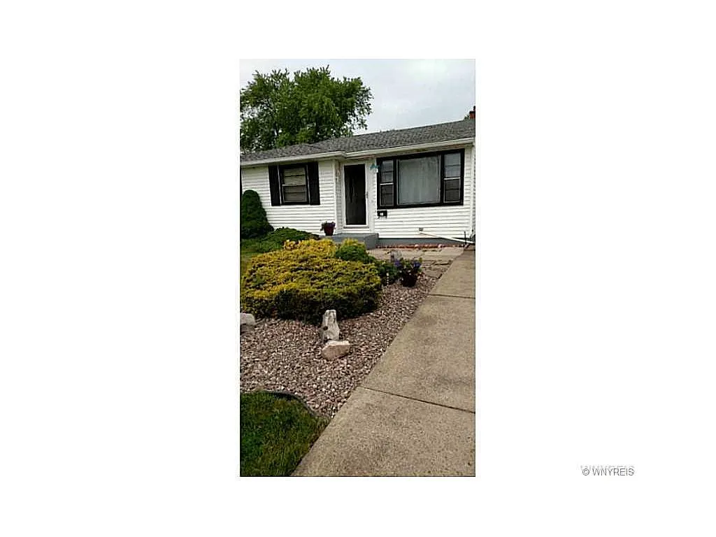 70 Saint Boniface Rd photo 1