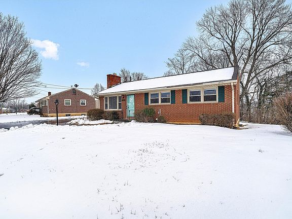 2nd image of 2409 Rollingwood Dr