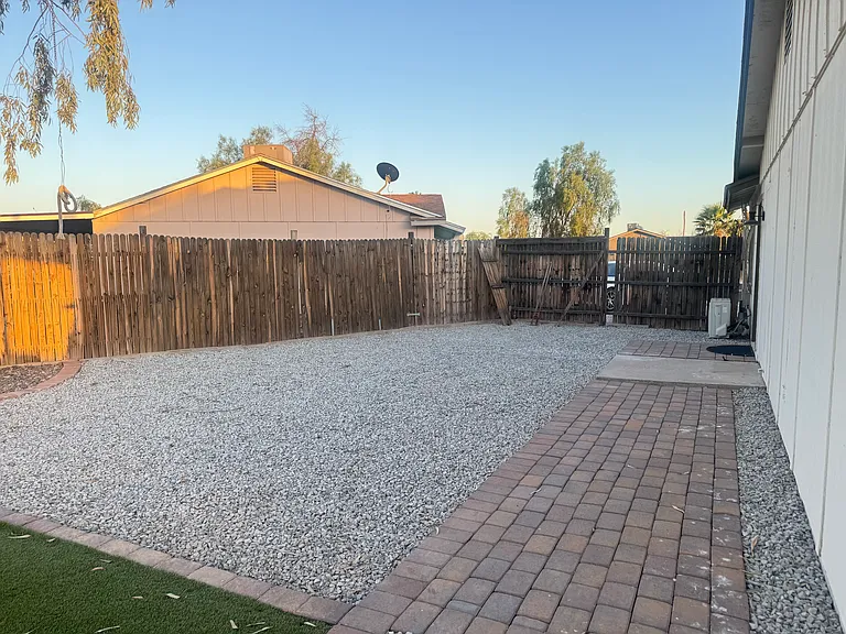 4553 N 82nd Ln — Photo 32