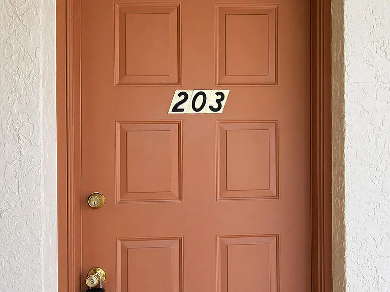 7260 Woodmont Ave #203 — Photo 18