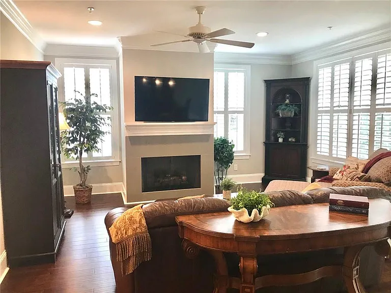 111 Gascoigne Ave #204 — Photo 12