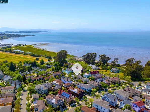 1018 Promenade St, Hercules, CA 94547