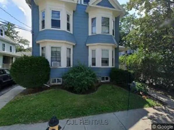 107 Chestnut St #2, Waltham, MA 02453