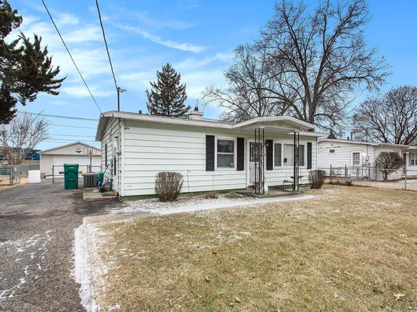 521 Imus Dr, Mishawaka, IN 46545