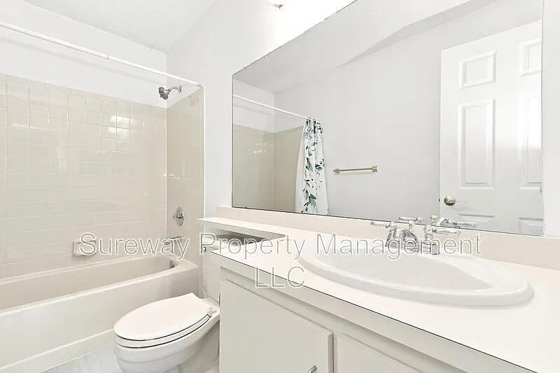 2 bed, 2.0 bath, 1100 sqft, $2,200 — Photo 3