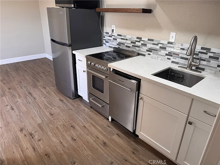 17451 Bromley Ave — Photo 3