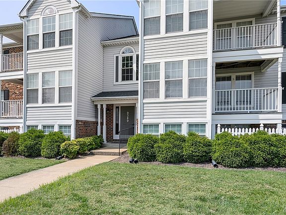 4th image of 9389 Horse Castle Ct Unit 705