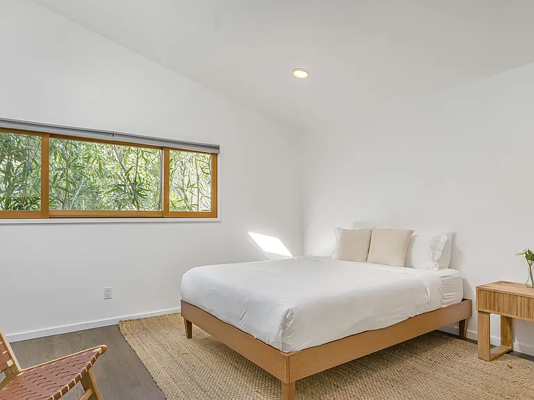 11345 Pacific View Dr — Photo 29