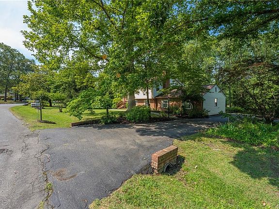 3rd image of 13228 Sherri Dr