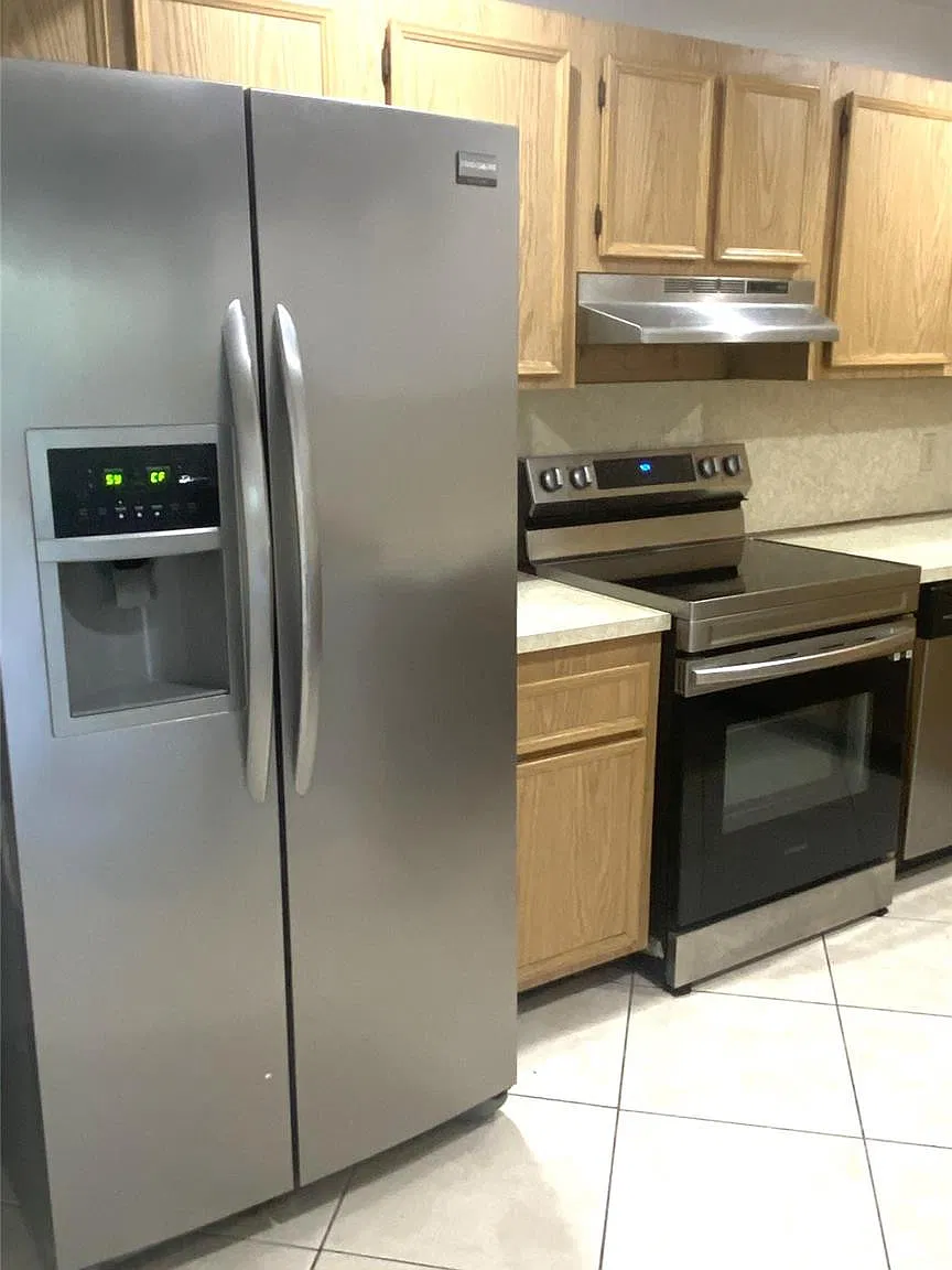 2 bed, 2.0 bath, 1033 sqft, $1,950 — Photo 4