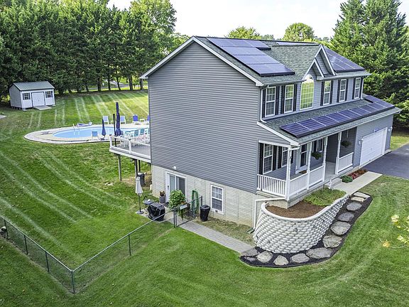 3rd image of 38416 Rooster Ln