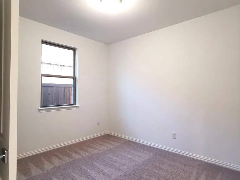 2405 Lovegrass Ln — Photo 19