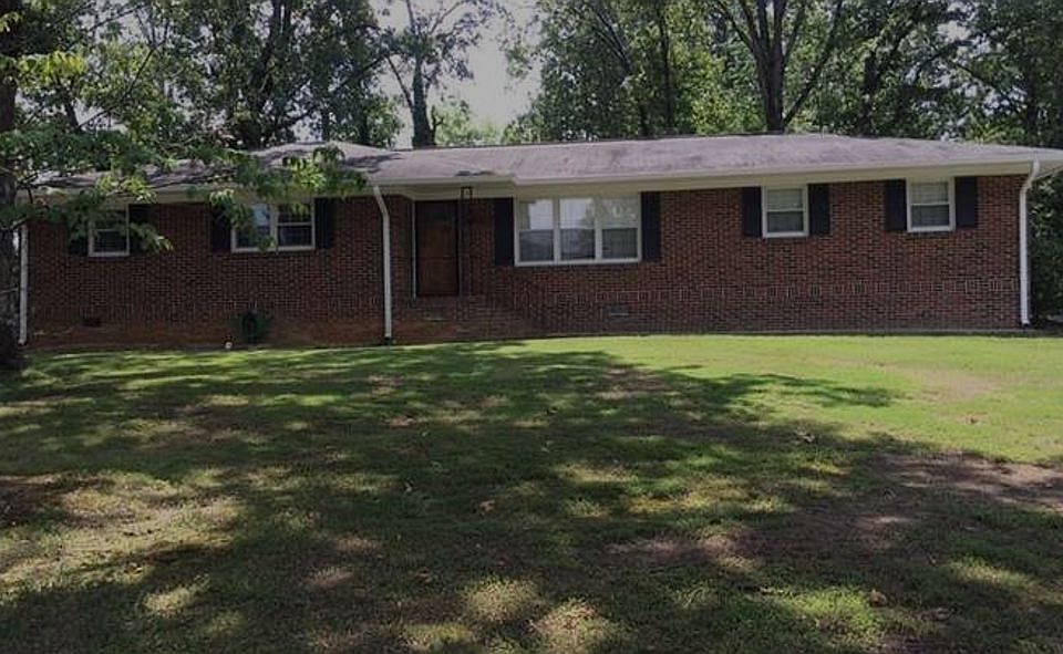 Front yard summer time