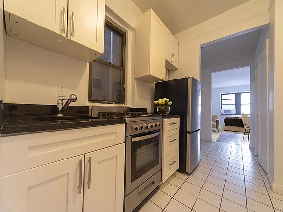 4th image of 210 E 38th St APT 2G