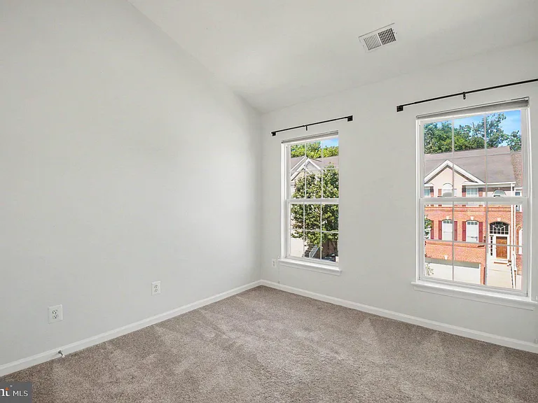 213 Spencer Ter SE — Photo 22